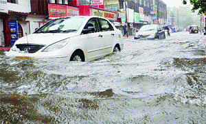 Summer showers wreak havoc in Kerala