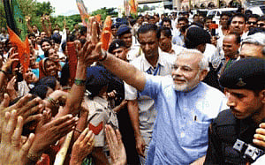 Varanasi gears up for triangular fight to decide Modi's fate