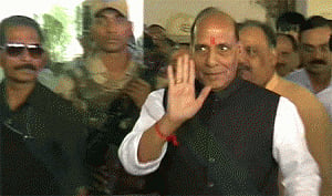 Rajnath meets top RSS leaders