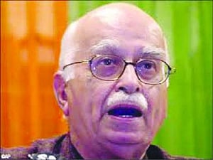 Advani expresses reservations on NaMo leadership
