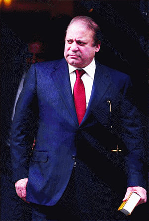 Pak court issues notice to Sharif, Zardari over foreign assets