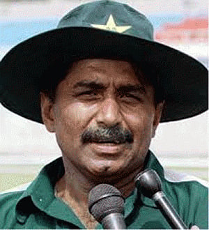 Miandad doubts Indo-Pak bilateral agreement