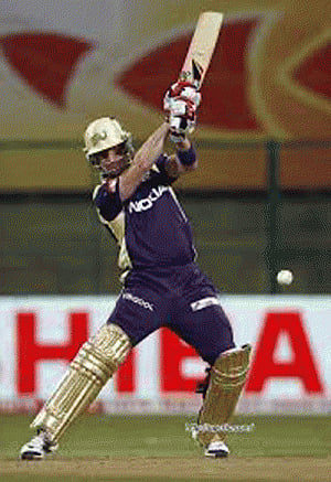 RCB put Knight Riders in to bat