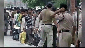 Pak frees 151 Indian fishermen ahead of Sharif's Delhi visit