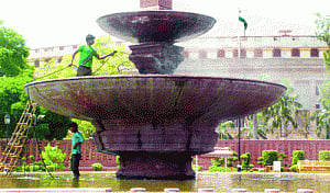 City under security blanket for Modi's durbar
