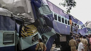 25 killed as trains collide in UP