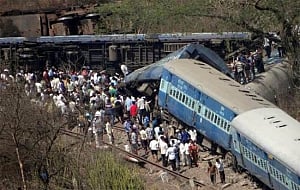 Death toll in train mishap climbs to 25