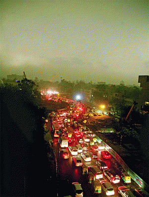 Death, darkness in city as weather kicks up killer storm