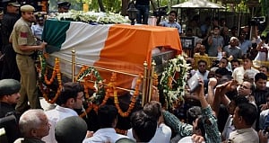 Munde's body arrives in latur for funeral at his native place