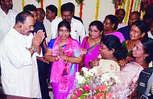 T Govt loan waiver cap irks Opp