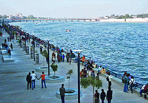 Guj model a gold standard for babus