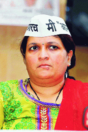 Anjali Damania quits AAP now
