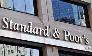 S&P confirms negative outlook for Italy
