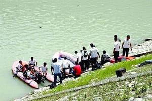 5 bodies fished out of Beas, 19 others missing