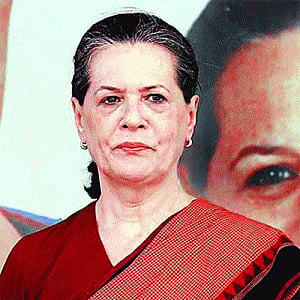 Sonia's unity plan for Kerala Cong fails miserably