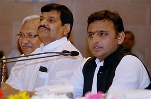 Akhilesh reshuffles cabinet, drops one minister