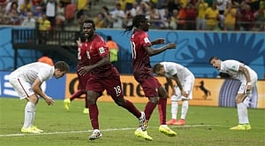 Portugal stay afloat, Algeria win big