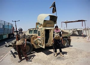 Militants seize more Iraq towns as US warns on spillover