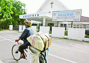 Christians lose bid to use 'Allah' in Malaysia