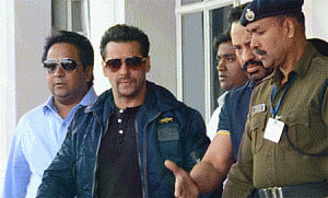 Witness turns hostile in Salman Khan's hit-and-run case