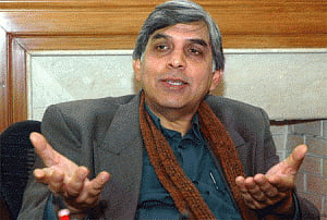 DU VC resigns