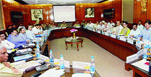 No talks until Naxals shun violence: Rajnath