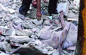 10 killed in Inderlok house collapse