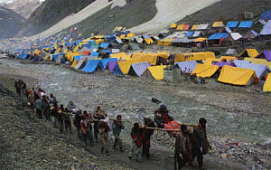 Three pilgrims die on way to Amarnath cave