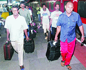 Toss-up between life & livelihood for Indians