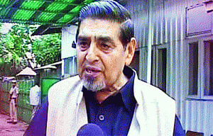 Phoolka rejects Tytler's unconditional apology