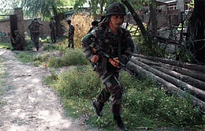Militant killed, jawan injured in encounter in Pulwama