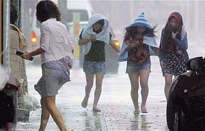 Japan on highest typhoon alert, 480,000 urged to take shelter