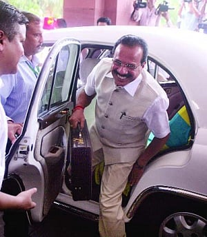 Gowda Express accelerates FDI, amenities