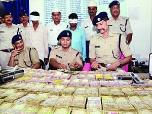 JD(U), RJD want Giriraj's arrest for unaccounted cash
