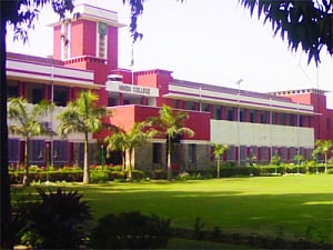 Hindu College does away with ECA quota
