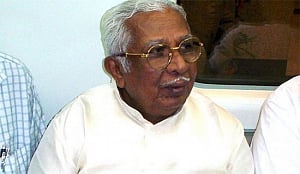 Vakkom resents transfer, resigns as Governor