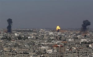 Gaza toll 98, tension on Israeli-lebanese border