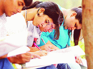 Hindu, Hansraj tread cautiously to avoid over-admissions