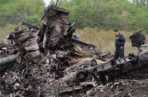 Ukraine accuses rebels of destroying evidence at crash site