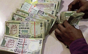India's forex reserves up $643 mn