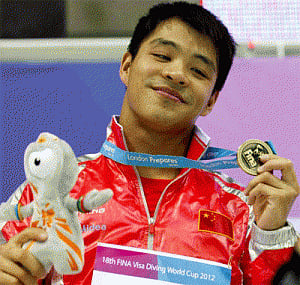 China's He Chong wins men's 3m springboard gold