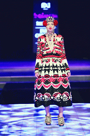 'Women must not wear dupattas'