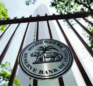 RBI starts scrutiny of companies  suspected of illegal money raising