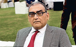 Three ex-CJIs made "improper compromises", alleges Katju