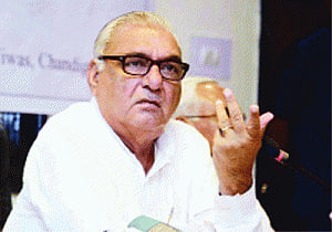 Cong faces  siege within