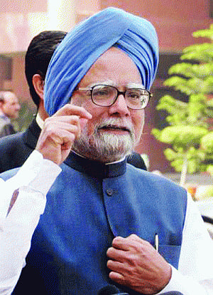 Govt puts Manmohan in dock