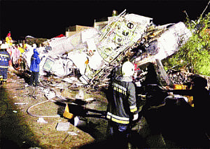 Plane crashes in Taiwan, 47 trapped, feared dead