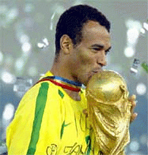 Cafu offers to fill Brazil coaching role