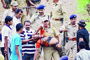 Paramilitary deployed to check violence in Kathua