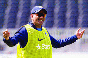 Time to move on: Dhoni on spat